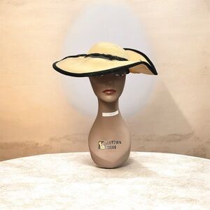 Elegant Cream Wide-Brim Hat with Black Trim – Chic & Timeless